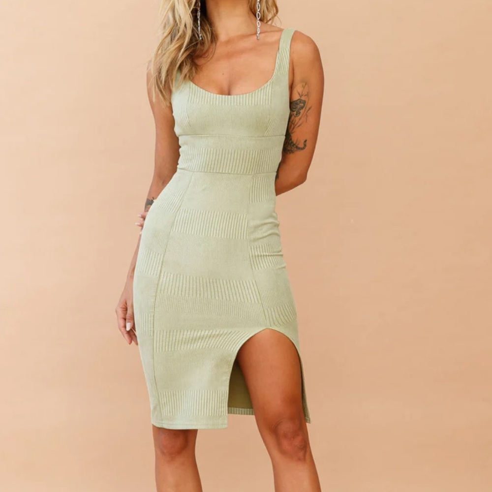 Sage & Paige Olive Green Dream Catcher Suede Feel Scoop Neck Slit Dress NWT L/8‎